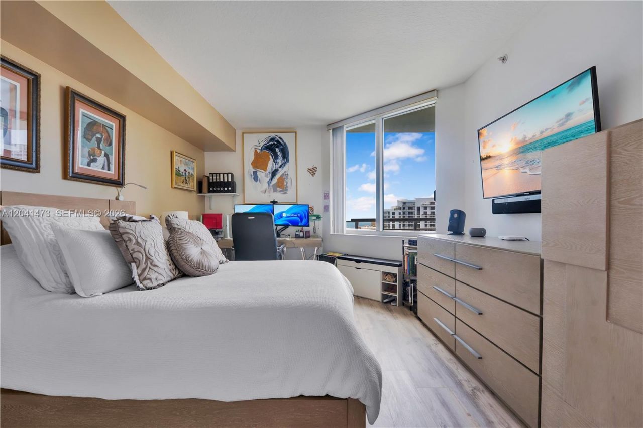 325 S Biscayne Blvd, Unit 3921, Miami, FL 33131 Photo