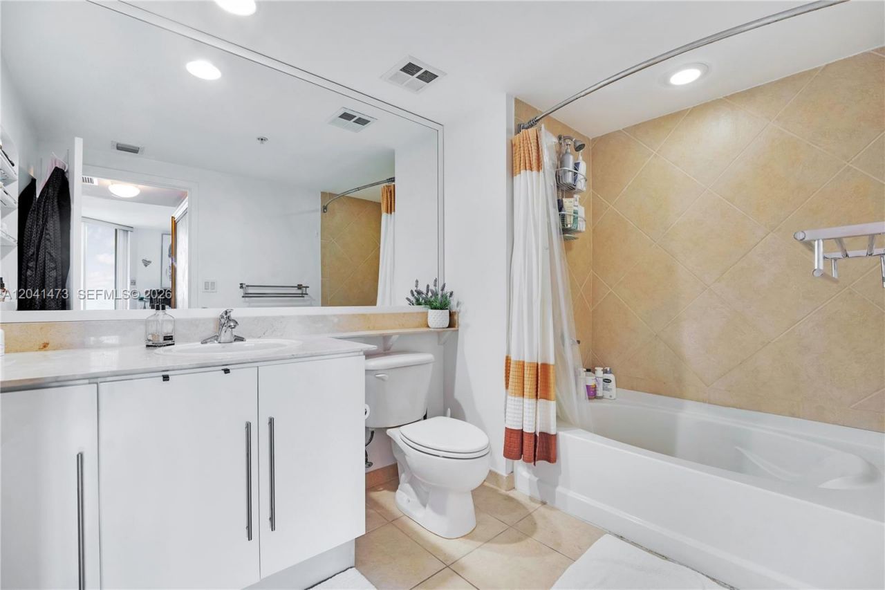 325 S Biscayne Blvd, Unit 3921, Miami, FL 33131 Photo
