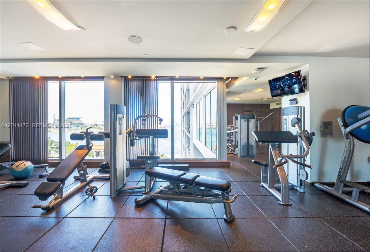 325 S Biscayne Blvd, Unit 3921, Miami, FL 33131 Photo