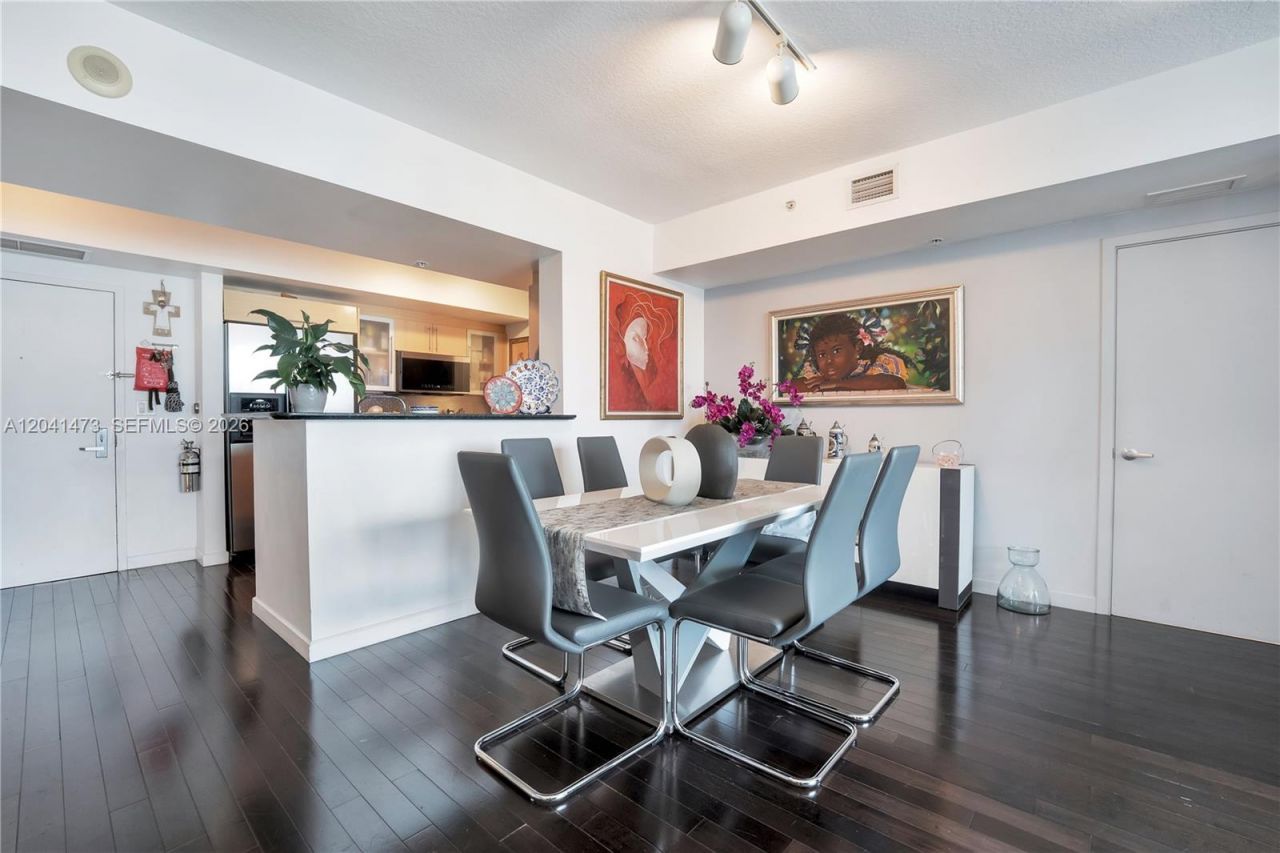325 S Biscayne Blvd, Unit 3921, Miami, FL 33131 Photo