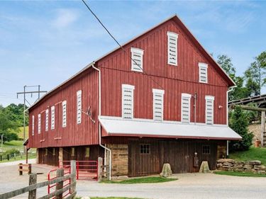 2665 Sub Station Road NE, New Philadelphia, OH 44663