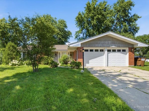 23W222 Westchester Court , Glen Ellyn, IL 60137