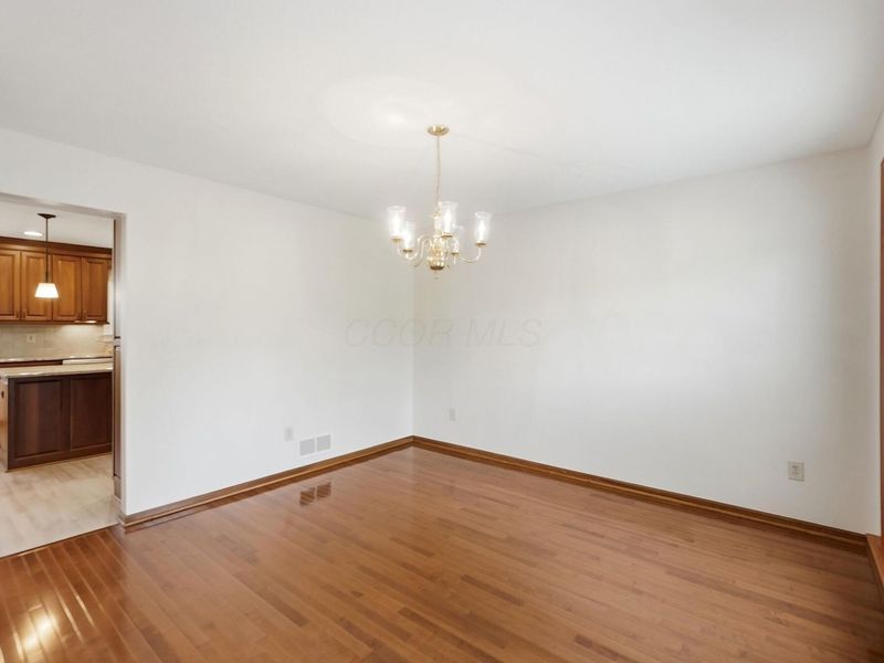 6137 Holywell Drive, Dublin, OH 43017 Photo 12