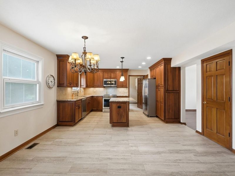 6137 Holywell Drive, Dublin, OH 43017 Photo 14