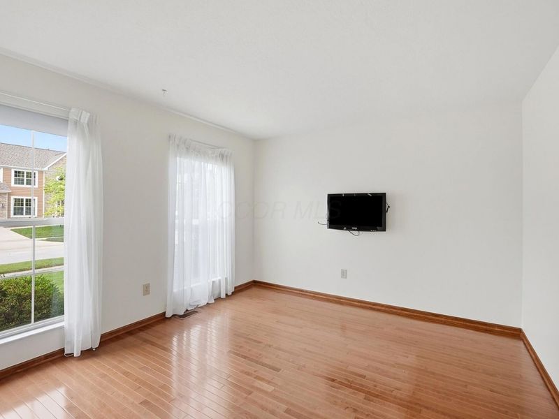 6137 Holywell Drive, Dublin, OH 43017 Photo 5