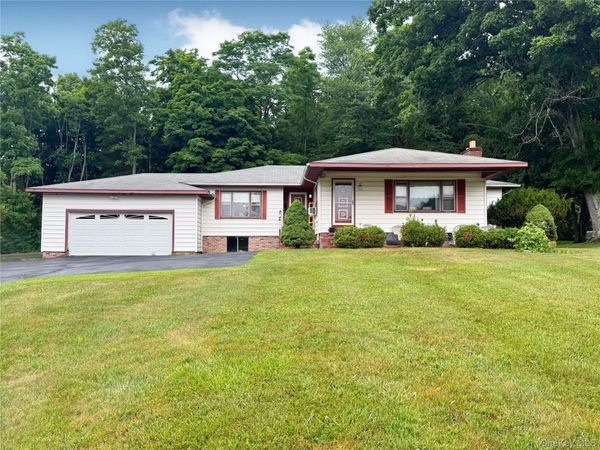 646 Oak Summit Road, Millbrook, NY 12545