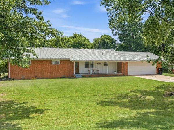 602 N Main Street, Elmore City, OK 73433