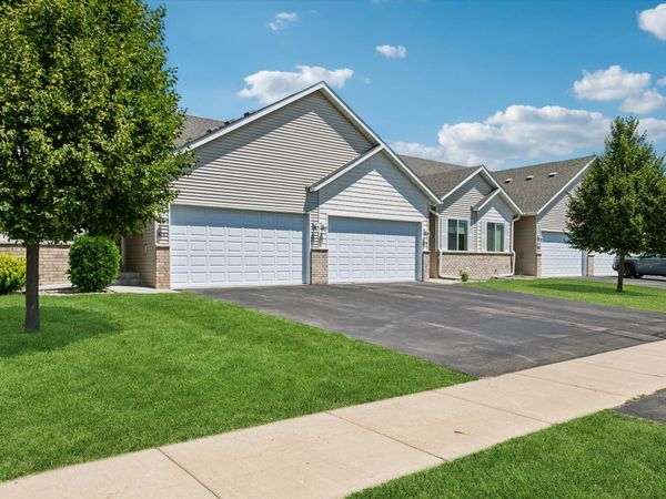 4147 Blakewood Drive, Shakopee, MN 55379