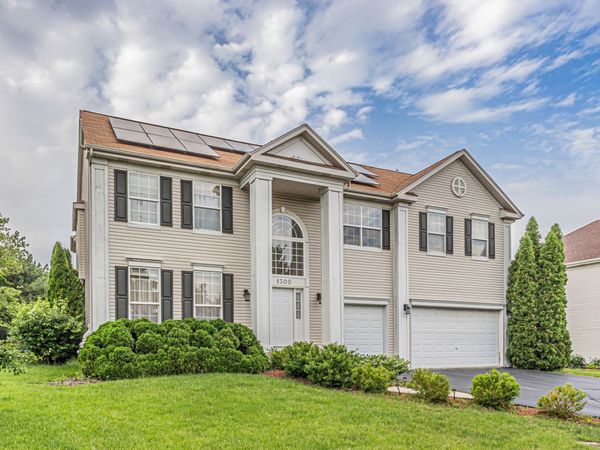 1300 Palisades Drive , Bolingbrook, IL 60490
