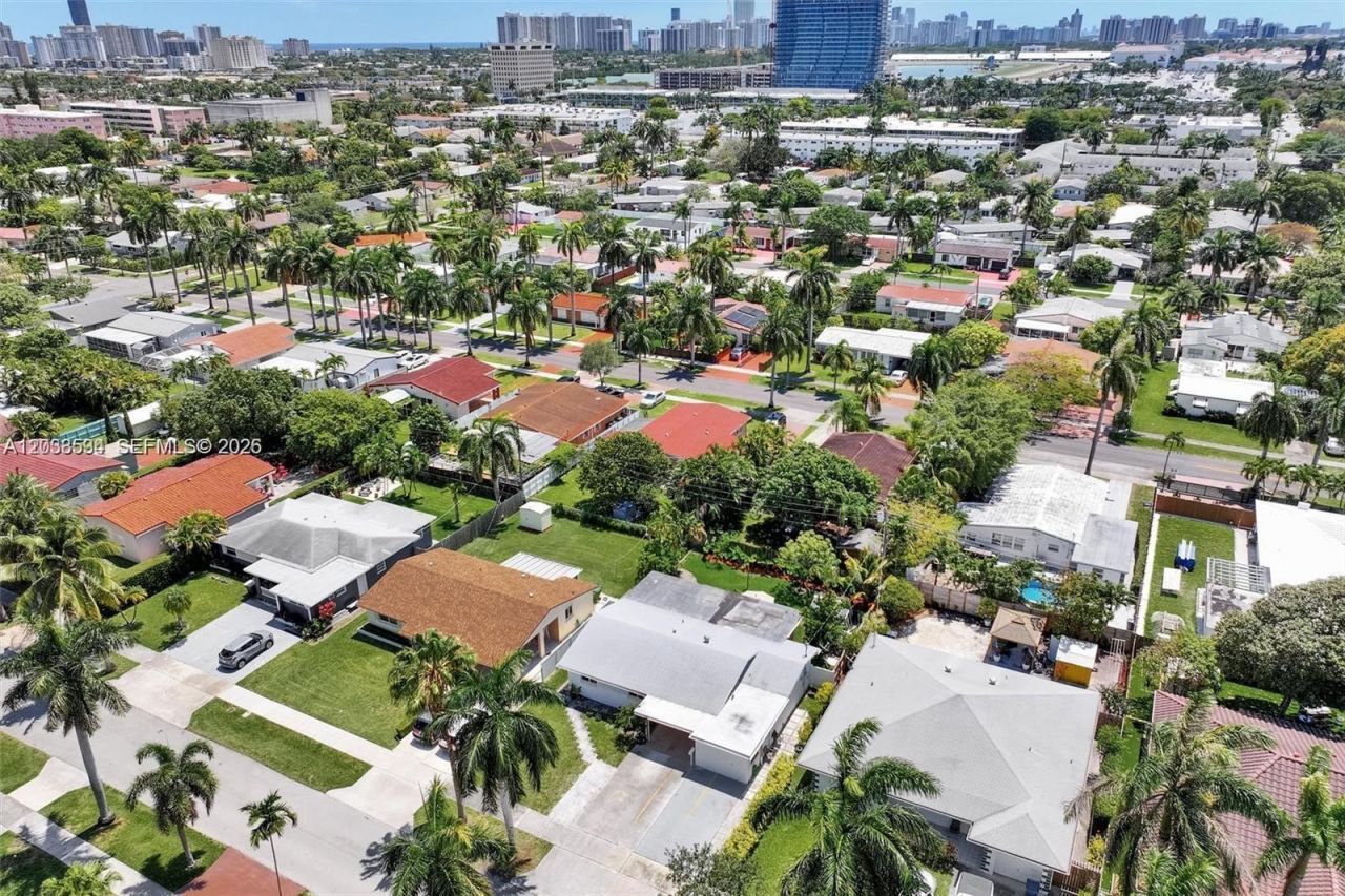 814 NE 4th St , Hallandale Beach, FL 33009 Photo