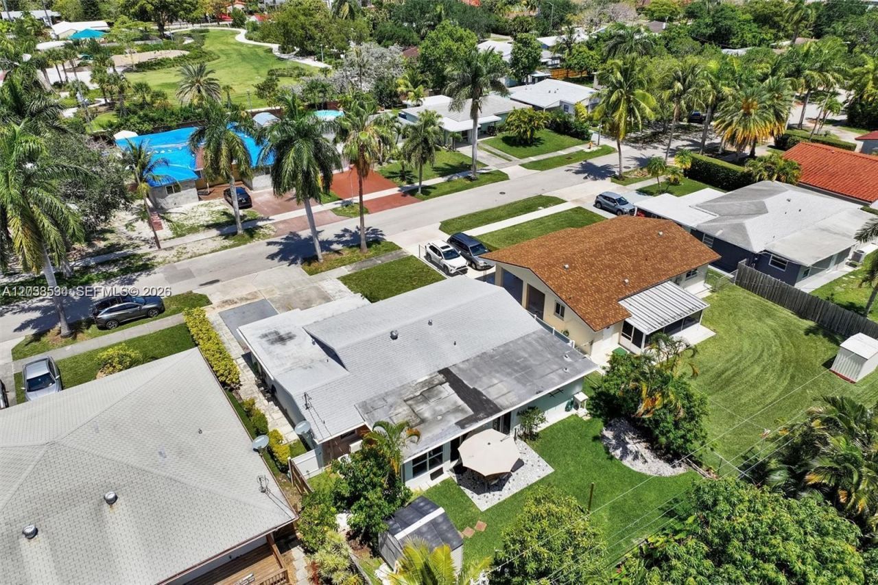 814 NE 4th St , Hallandale Beach, FL 33009 Photo