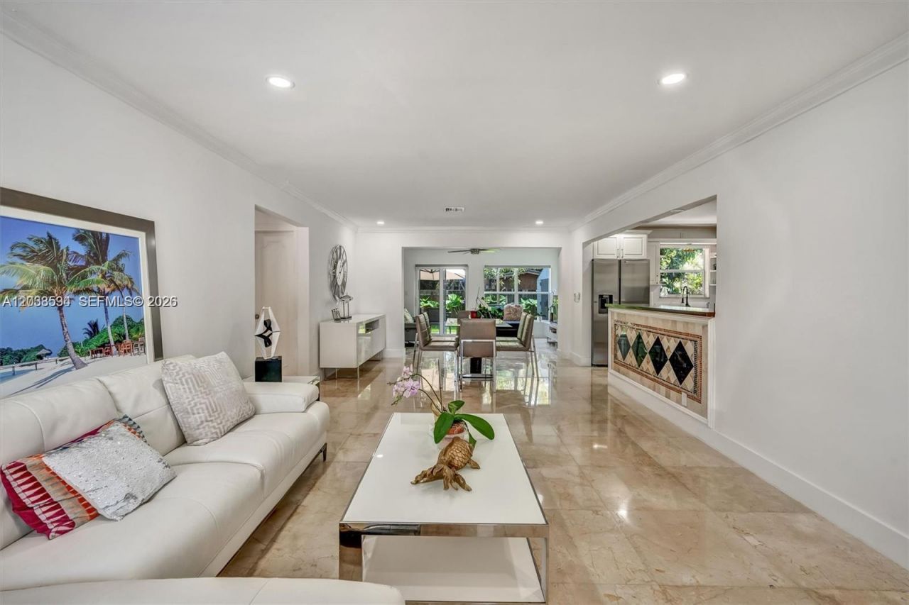 814 NE 4th St , Hallandale Beach, FL 33009 Photo