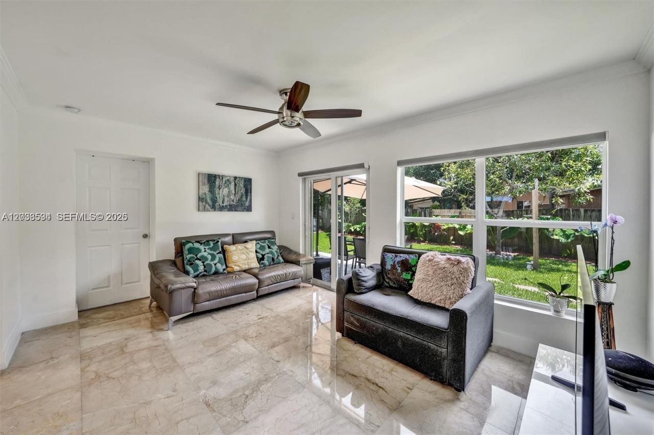 814 NE 4th St , Hallandale Beach, FL 33009 Photo