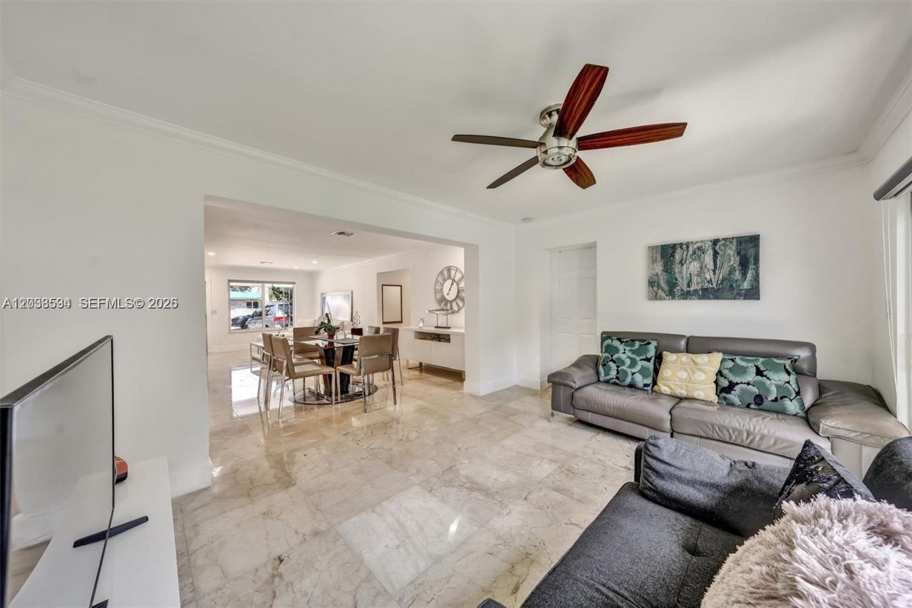 814 NE 4th St , Hallandale Beach, FL 33009 Photo