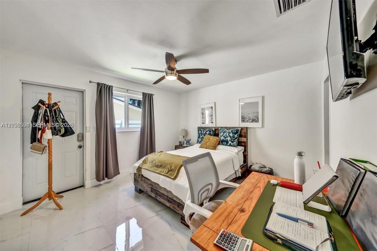 814 NE 4th St , Hallandale Beach, FL 33009 Photo