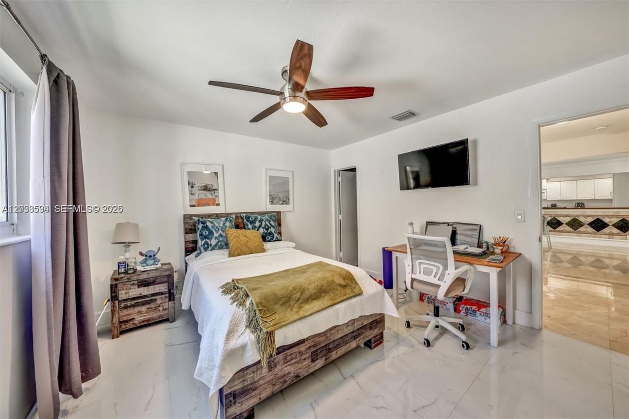 814 NE 4th St , Hallandale Beach, FL 33009 Photo