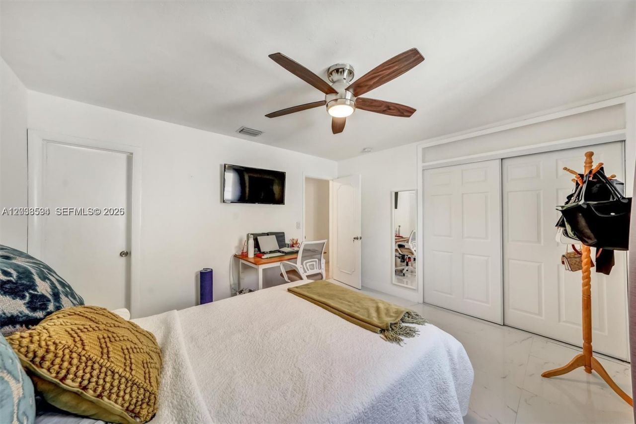 814 NE 4th St , Hallandale Beach, FL 33009 Photo