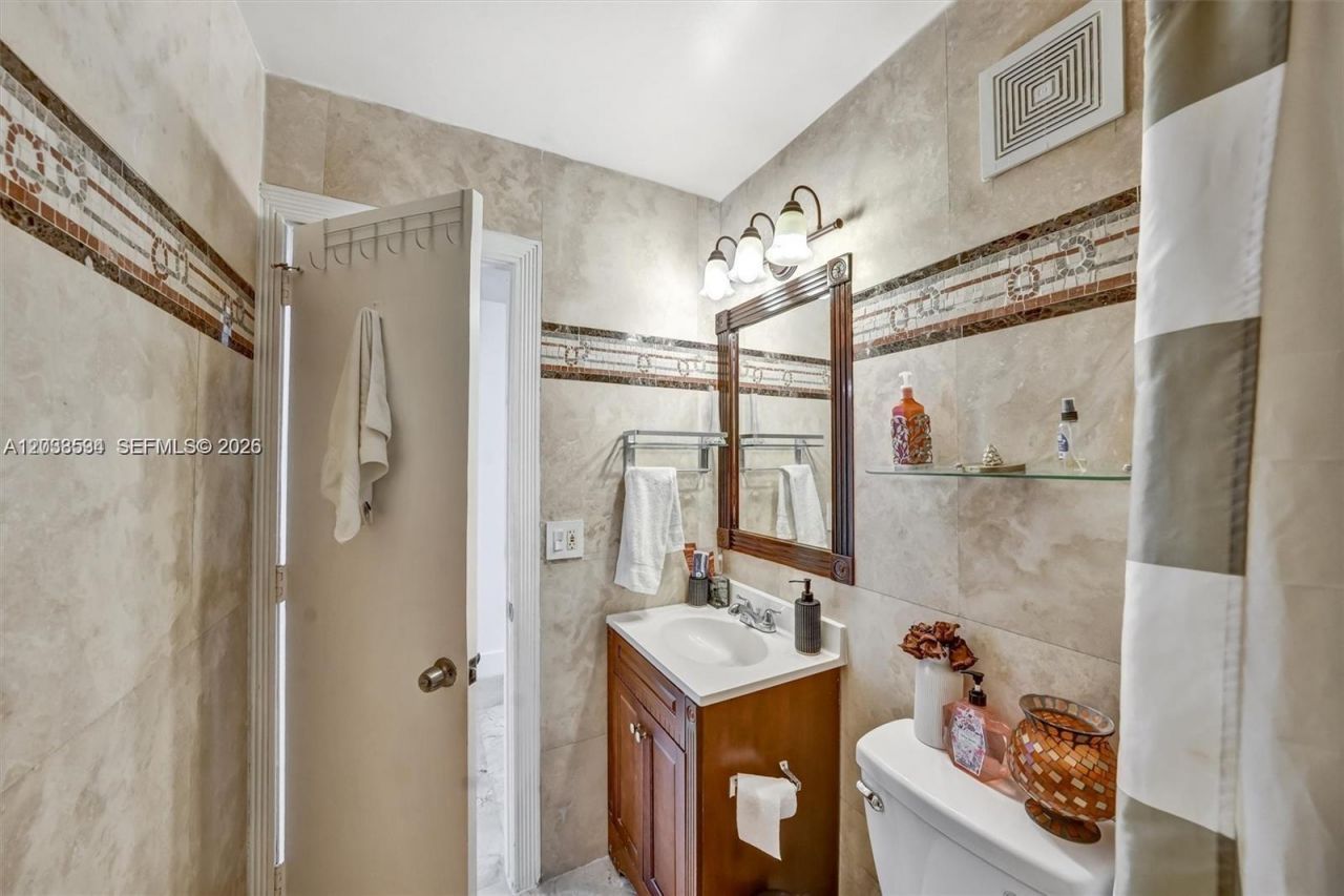 814 NE 4th St , Hallandale Beach, FL 33009 Photo