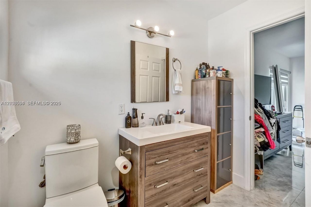 814 NE 4th St , Hallandale Beach, FL 33009 Photo