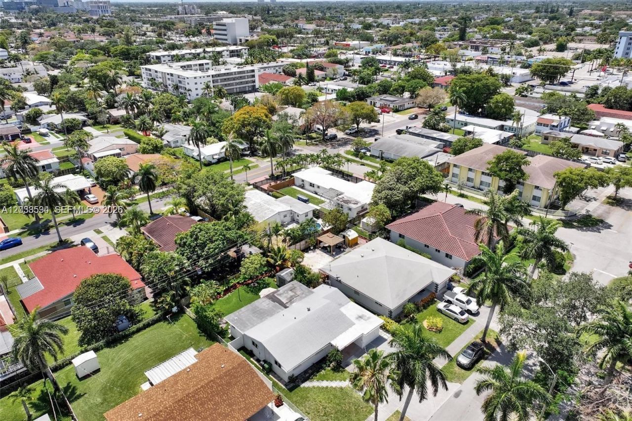 814 NE 4th St , Hallandale Beach, FL 33009 Photo