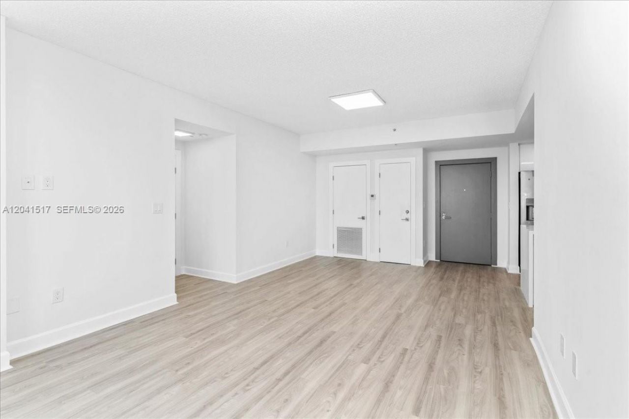 185 SE 14th Ter , Unit 2307, Miami, FL 33131 Photo