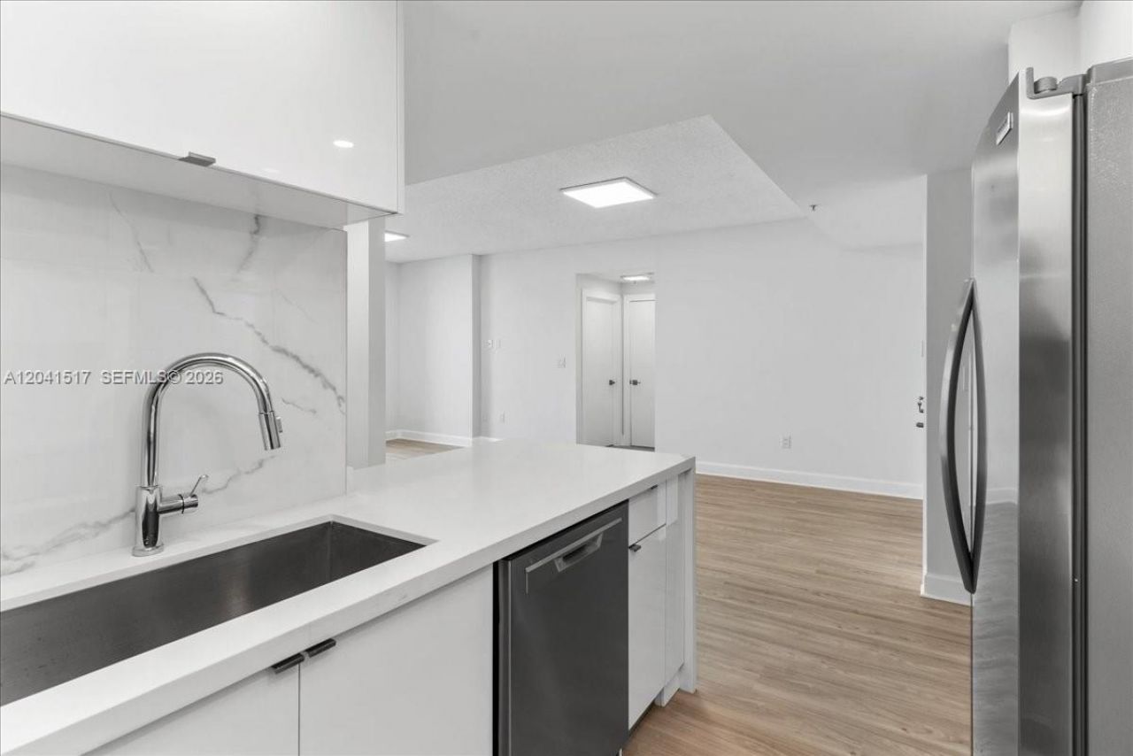 185 SE 14th Ter , Unit 2307, Miami, FL 33131 Photo