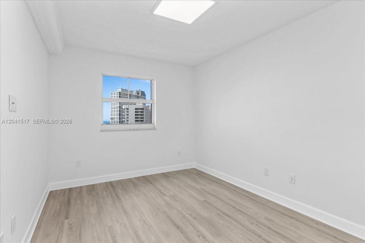 185 SE 14th Ter , Unit 2307, Miami, FL 33131 Photo