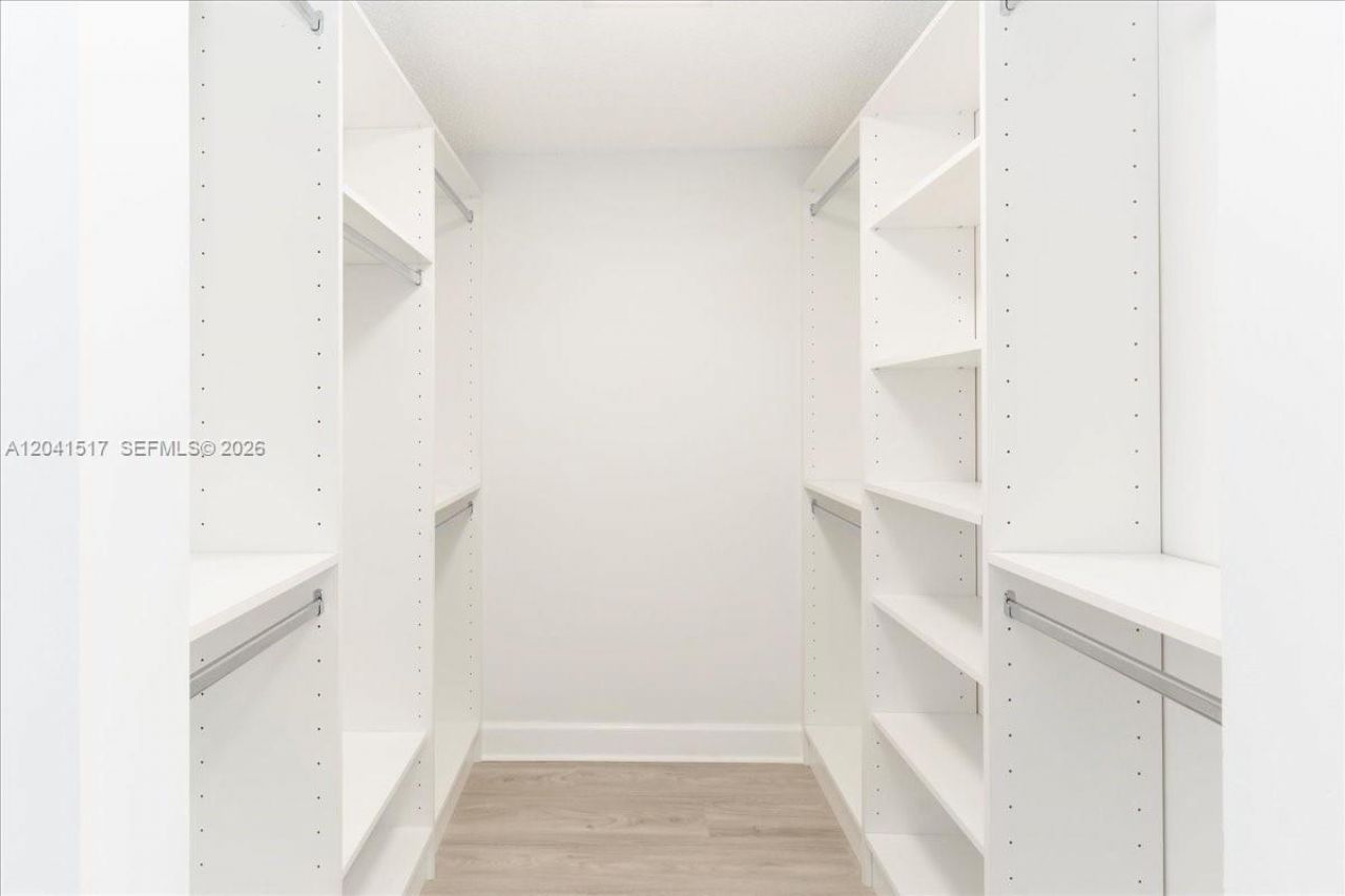 185 SE 14th Ter , Unit 2307, Miami, FL 33131 Photo