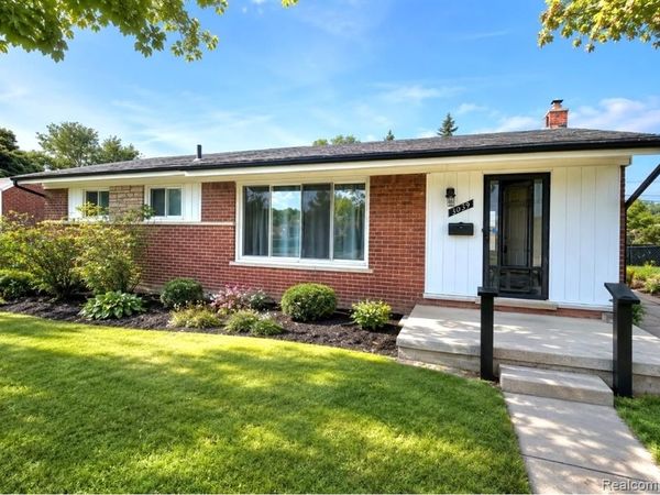 3039 Pearl Avenue, Warren, MI 48091