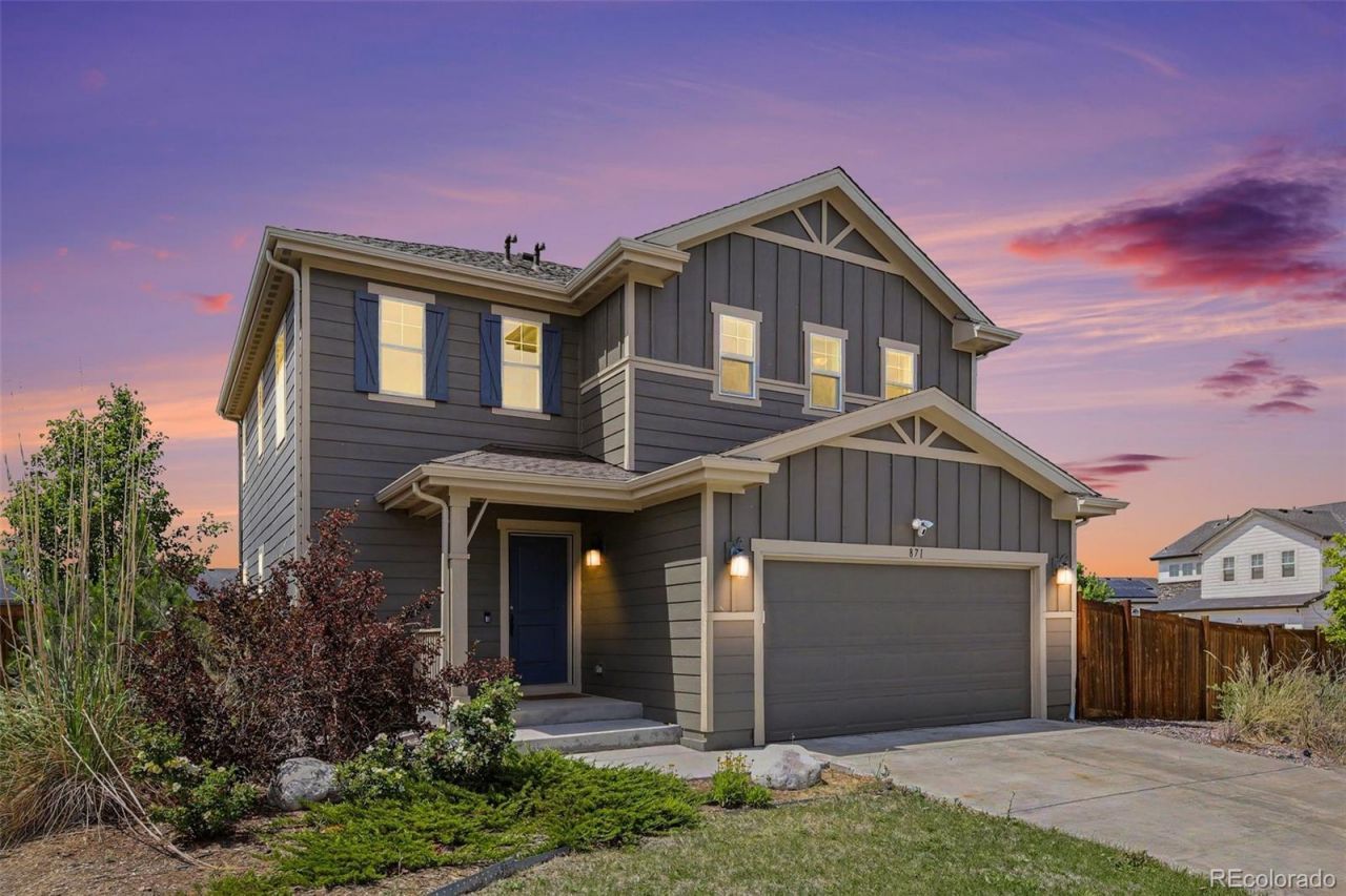 871 N Waterloo Circle, Aurora, CO 80018 Main Photo