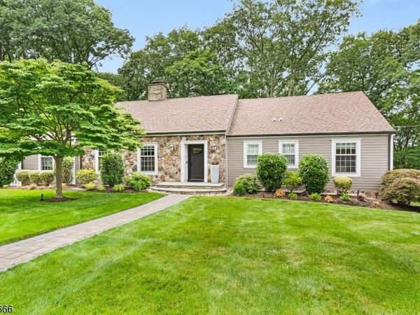 89 Skyline Dr, Morris, NJ 07960
