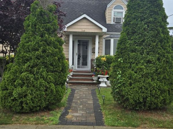 719 Oriole Avenue, West Hempstead, NY 11552