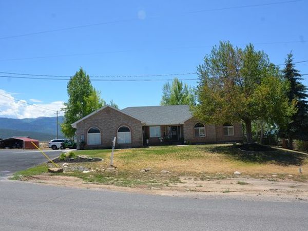890 E 200 S, Mt Pleasant, UT 84647
