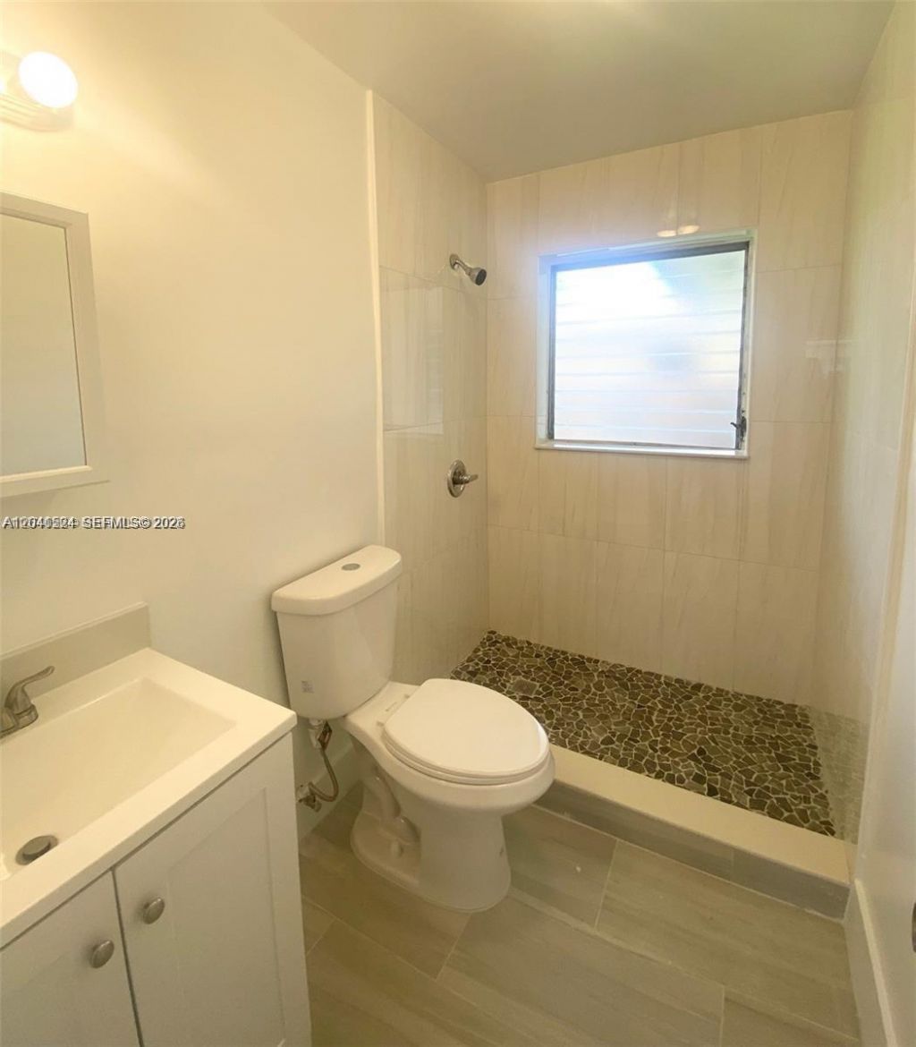 1005 NE 2nd St , Unit 1, Hallandale Beach, FL 33009 Photo