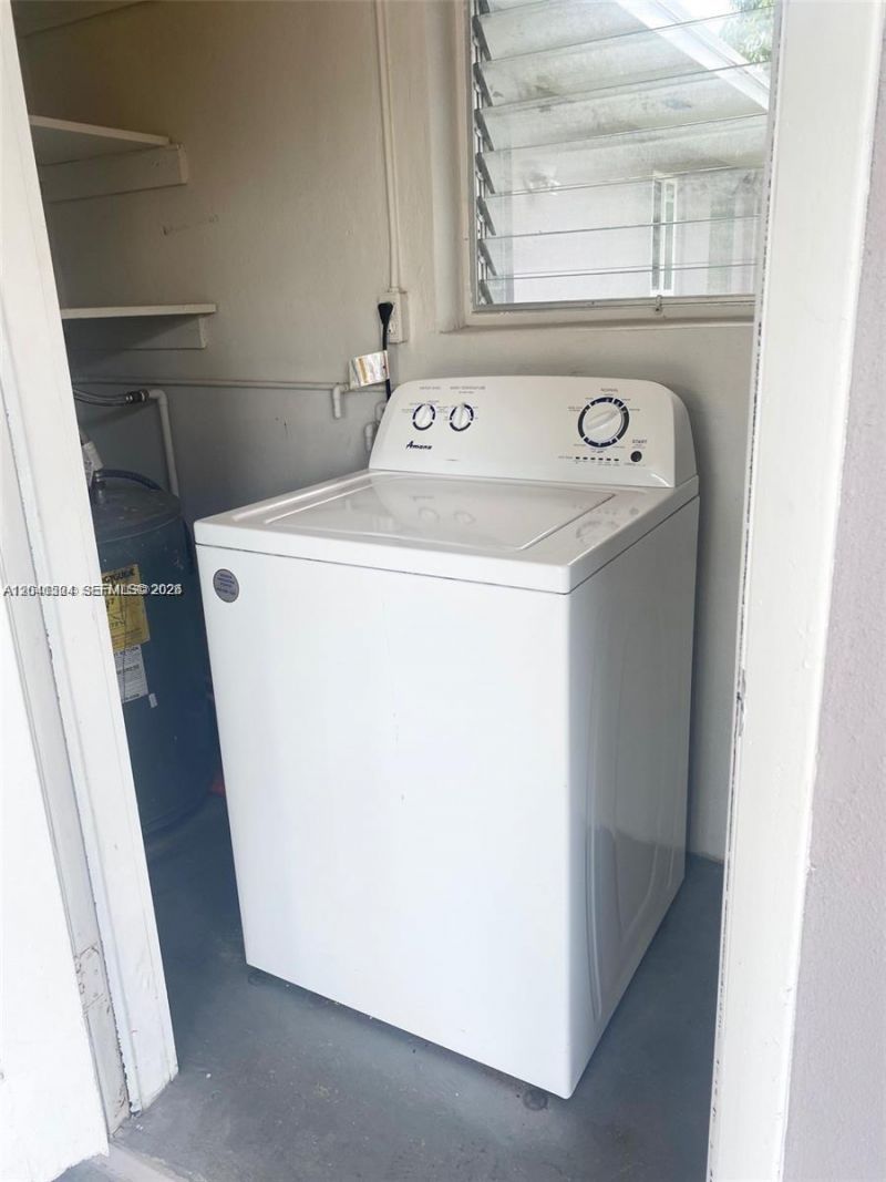 1005 NE 2nd St , Unit 1, Hallandale Beach, FL 33009 Photo