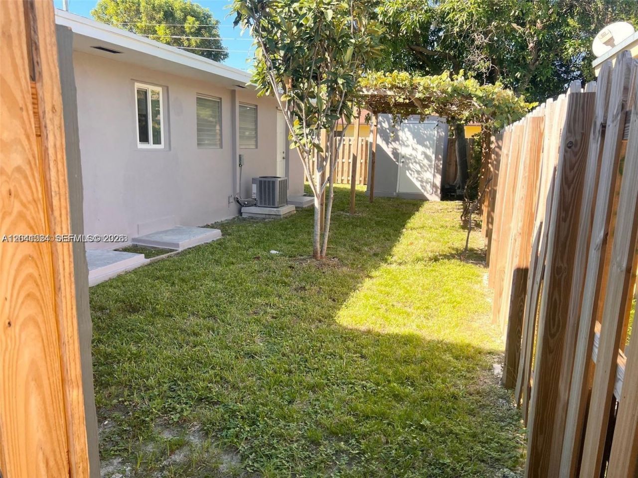 1005 NE 2nd St , Unit 1, Hallandale Beach, FL 33009 Photo