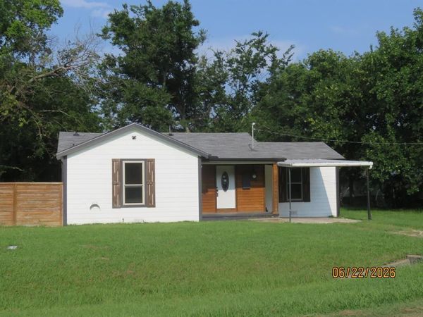 705 S Patterson Street , Campbell, TX 75422