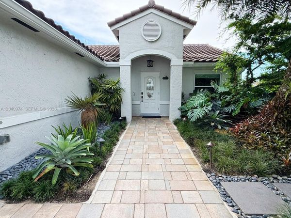 Pembroke Pines, FL 33029