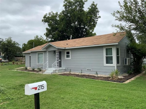 215 S 4th Street, Jacksboro, TX 76458