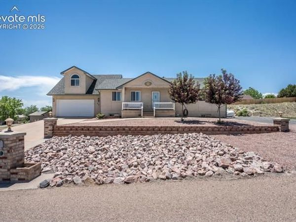 841 S Dogwood Drive, Pueblo, CO 81007