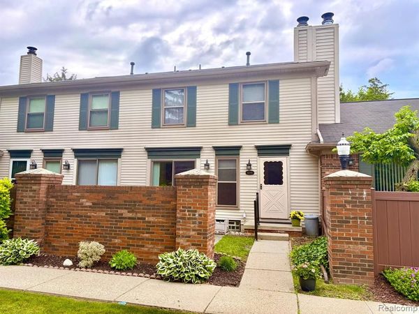 41090 Southwind Drive, CANTON, MI 48188
