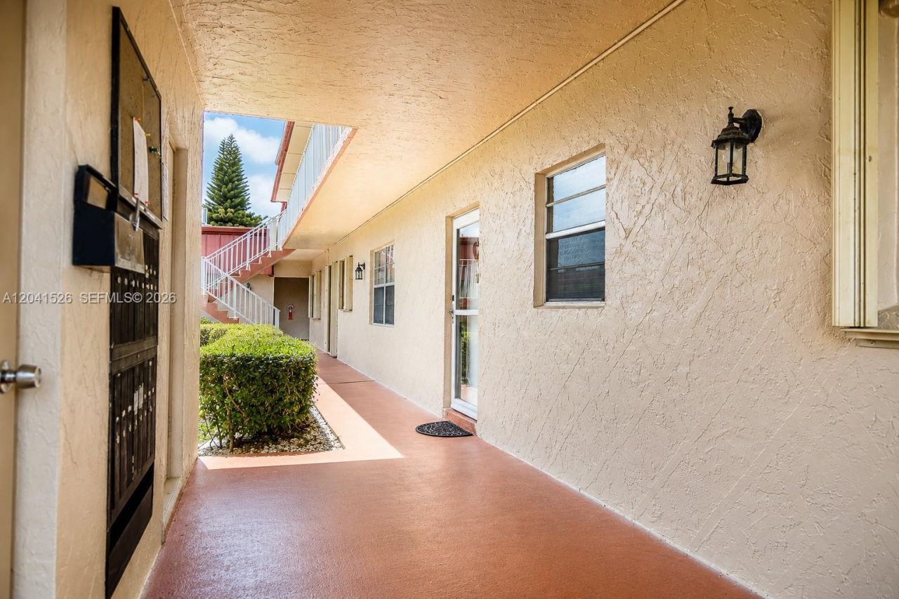 12014 S Greenway Cir S , Unit 105, Royal Palm Beach, FL 33411 Photo