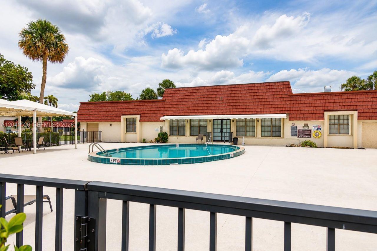 12014 S Greenway Cir S , Unit 105, Royal Palm Beach, FL 33411 Photo