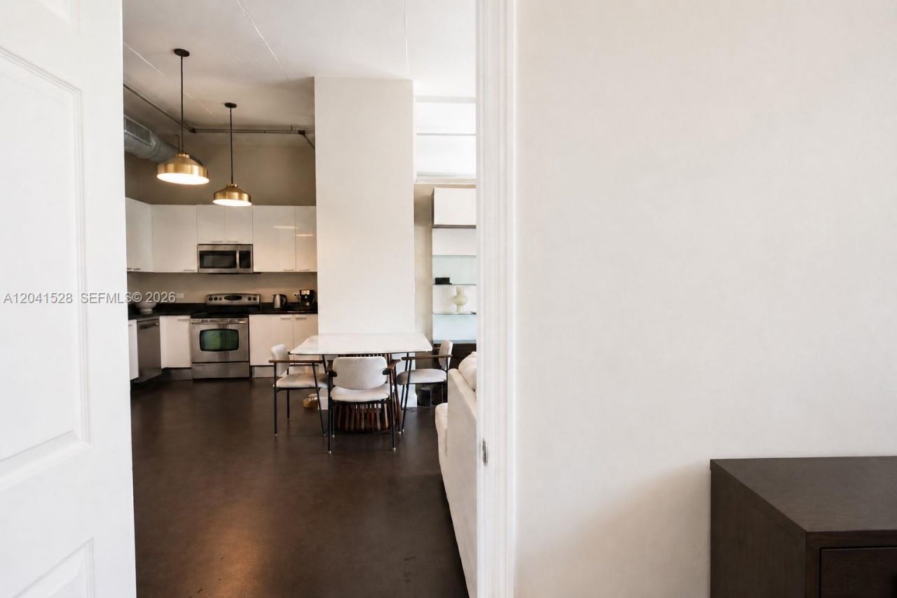 2100 Van Buren St, Unit 421, Hollywood, FL 33020 Photo
