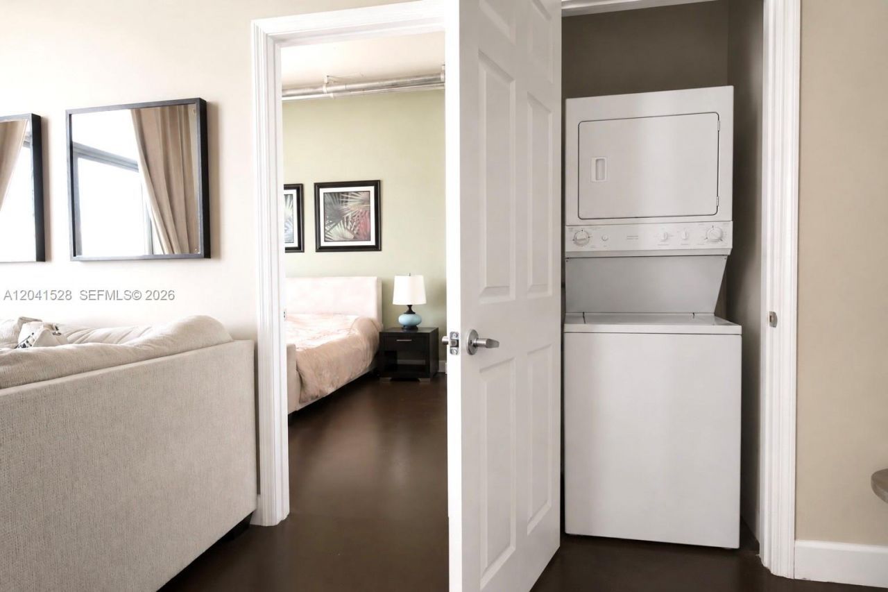 2100 Van Buren St, Unit 421, Hollywood, FL 33020 Photo