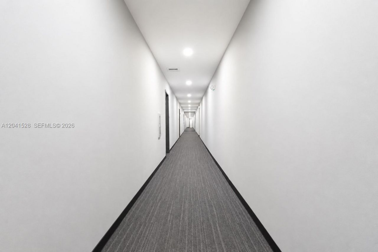 2100 Van Buren St, Unit 421, Hollywood, FL 33020 Photo