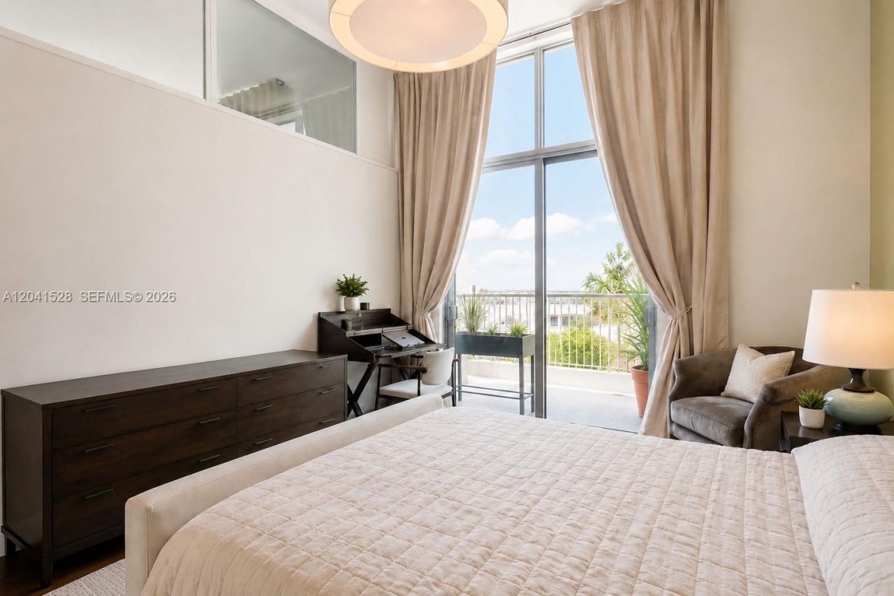 2100 Van Buren St, Unit 421, Hollywood, FL 33020 Photo