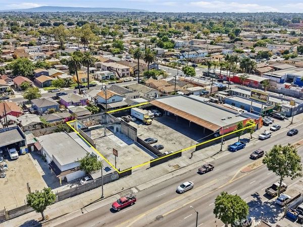 818 828 E Manchester Avenue, Los Angeles, CA 90001
