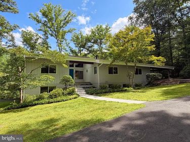 10611 ALLENWOOD LANE, GREAT FALLS, VA 22066