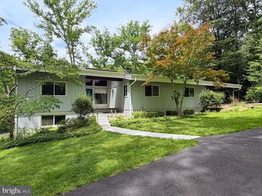 10611 ALLENWOOD LANE, GREAT FALLS, VA 22066